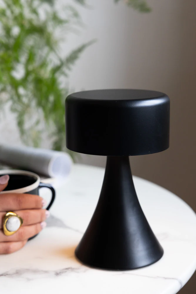Battery-Powered Cordless Table Lamp In Black - Image 3