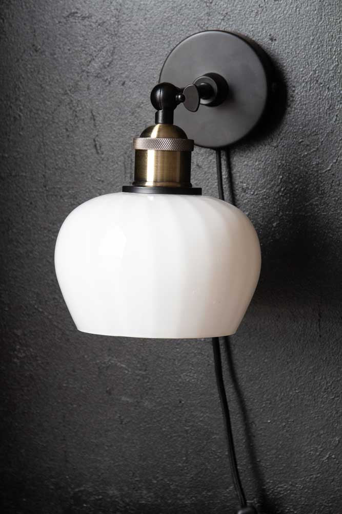 Beautiful Glass Plug In Wall Light - Image 9