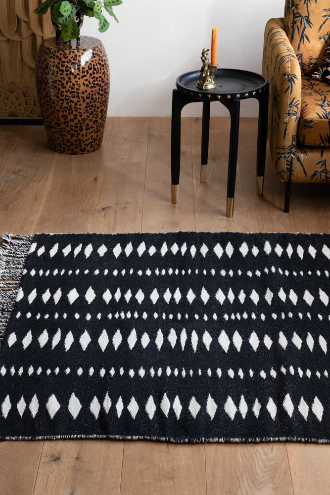 Black & Off-White Geometric Flatweave Rug - Available in 5 Sizes - Image 3