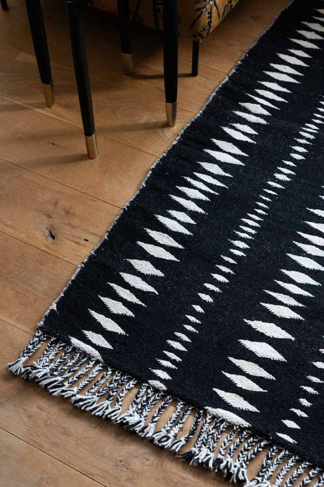 Black & Off-White Geometric Flatweave Rug - Available in 5 Sizes - Image 4