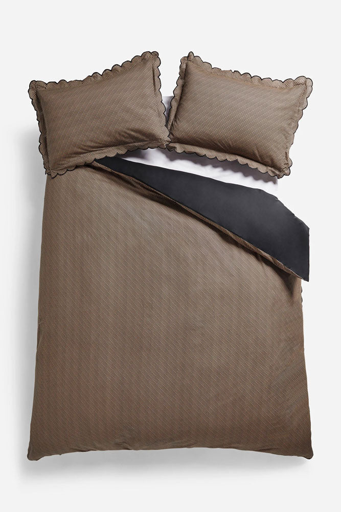 Black Pencil Stripe Scalloped Edge Bedding Set - Available in 4 Sizes - Image 5