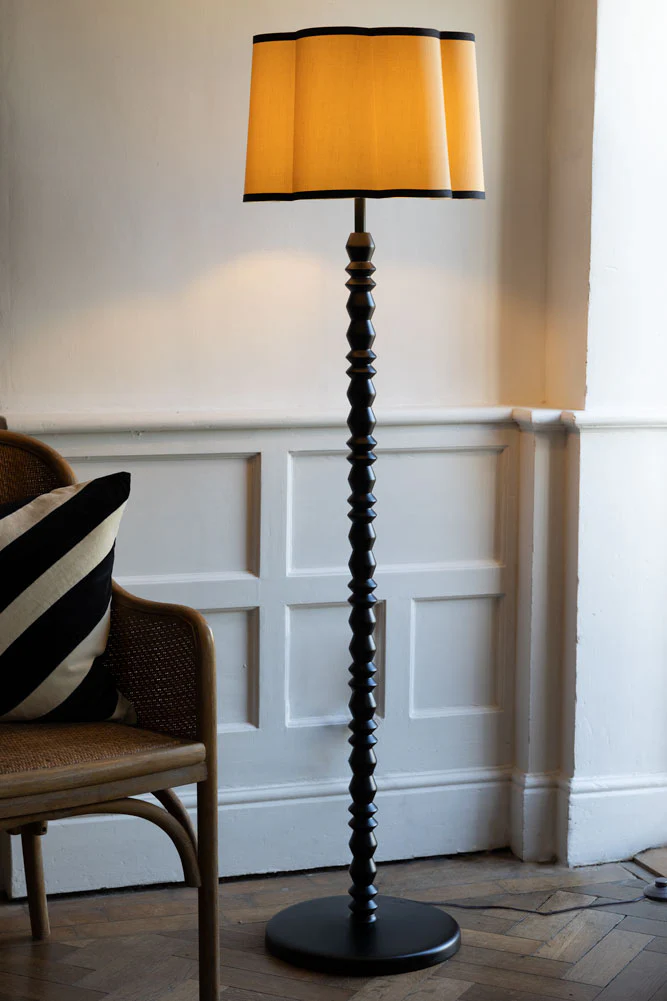 Black Spindle Floor Lamp With Scalloped Shade - Image 5