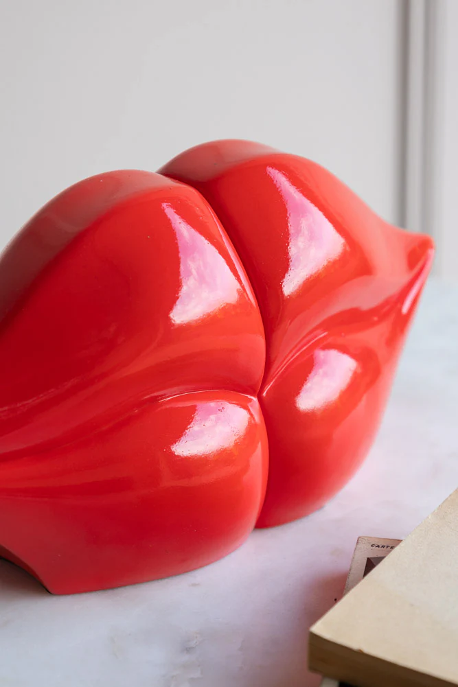 Bold Red Lips Bookends - Image 2
