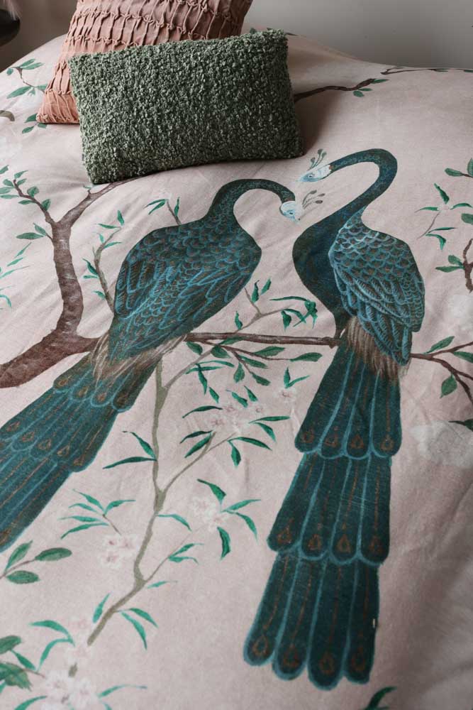 Cedomin Quilt Tapestry Throw In Pink - Image 4