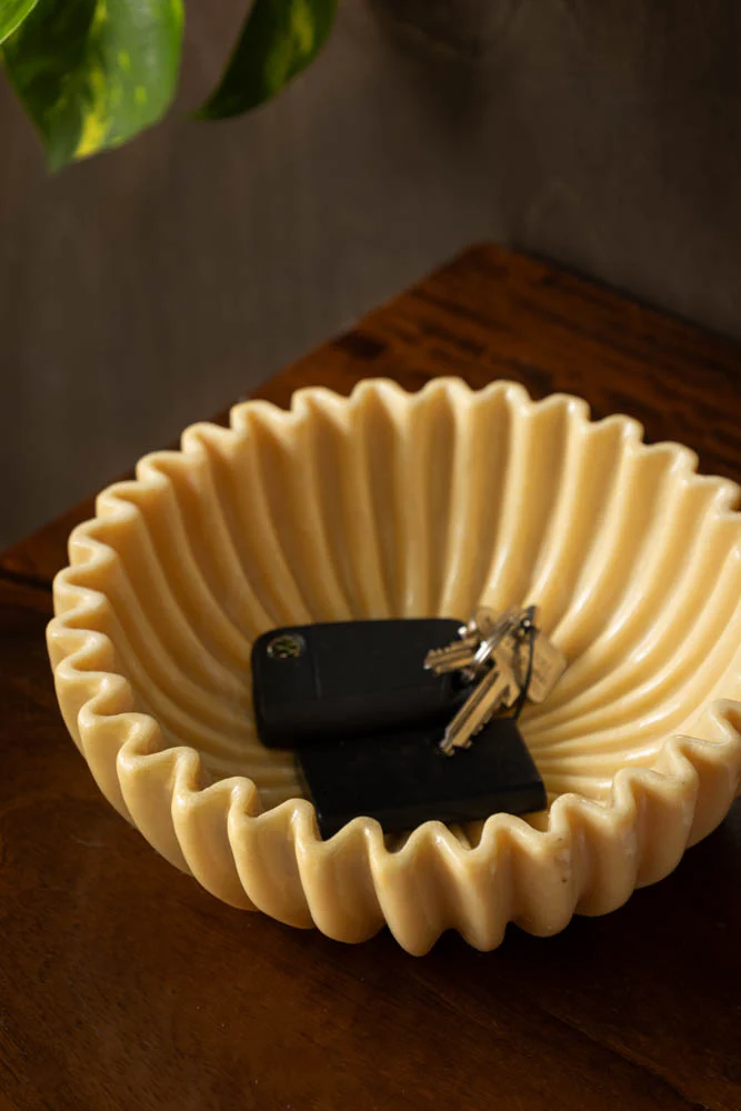 Cream Shell-Shaped Bowl - Image 2