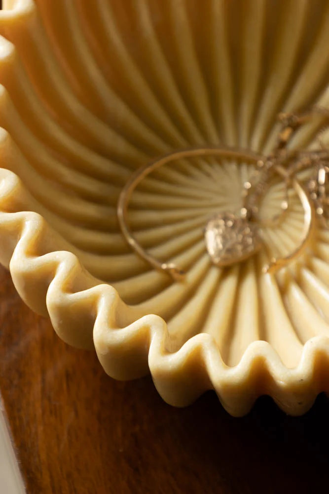 Cream Shell-Shaped Bowl - Image 3