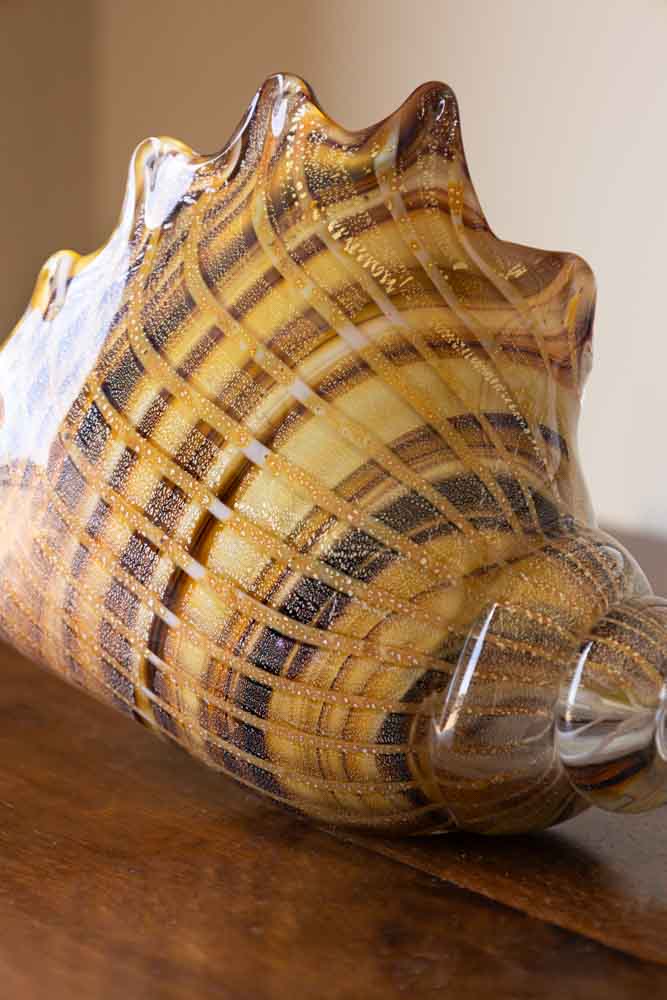 Glass Conch Shell Paperweight Ornament - Image 5