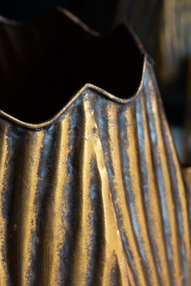 Gold Scallop Planter On Stand - Image 6
