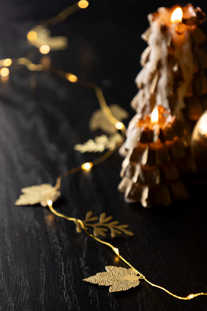 Gold Shimmer Leaf Detail Light Chain - Image 3