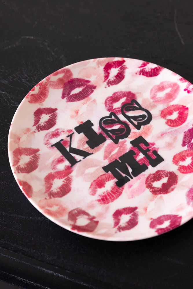Kiss Me Decorative Wall Plate - Image 3