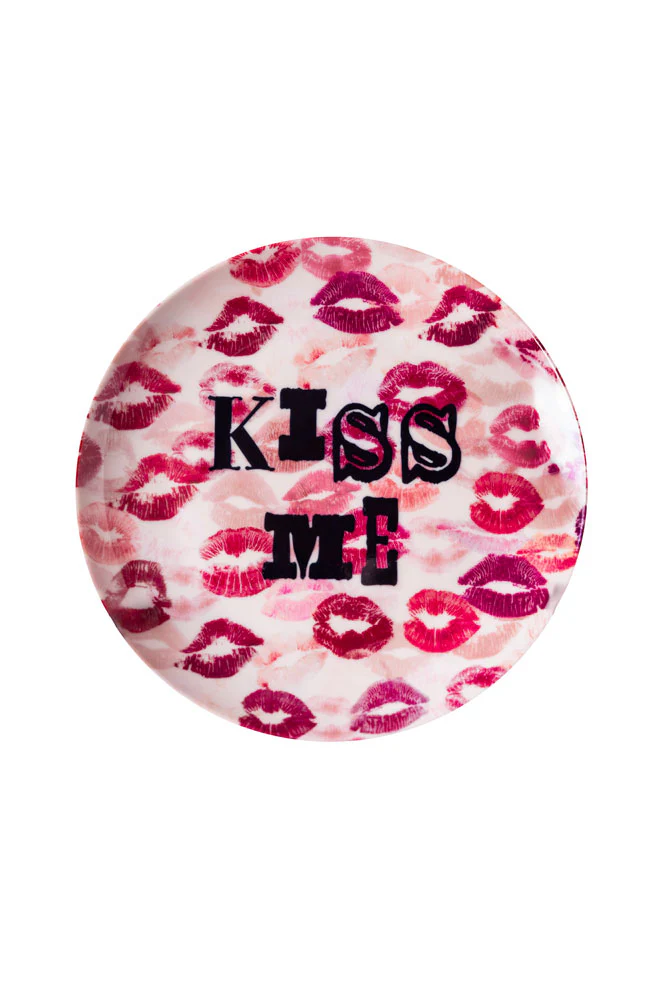 Kiss Me Decorative Wall Plate - Image 4
