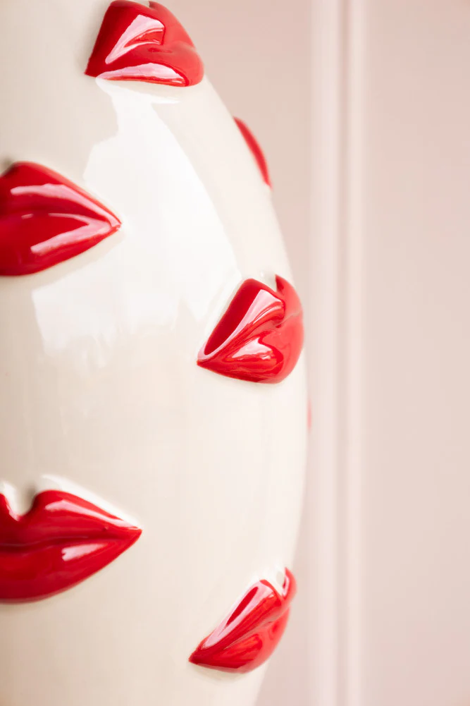 Large Red Kiss Me Lips Flower Vase - Image 5