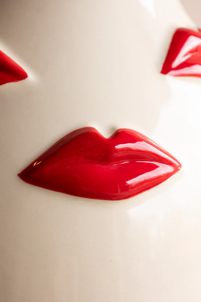 Large Red Kiss Me Lips Flower Vase - Image 6