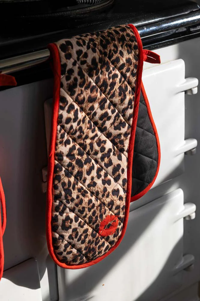 Leopard Love Print & Red Detailing Oven Gloves - Image 2