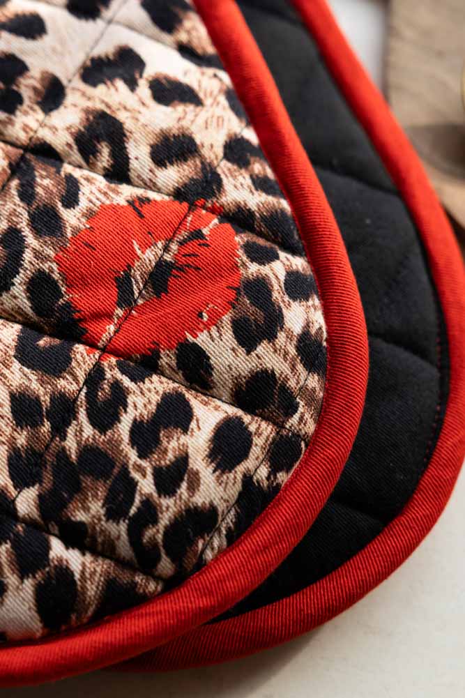 Leopard Love Print & Red Detailing Oven Gloves - Image 3