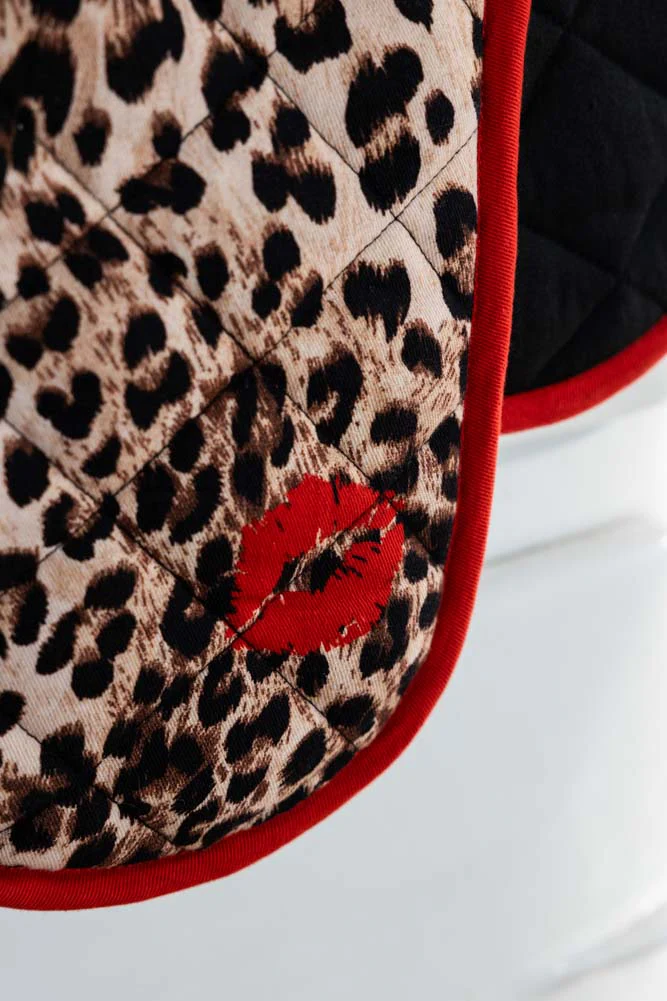 Leopard Love Print & Red Detailing Oven Gloves - Image 4