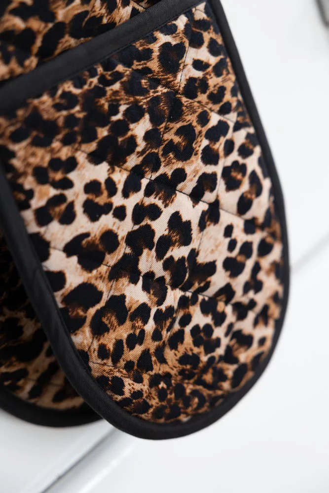Luxury Leopard Print Oven Gloves - Image 7