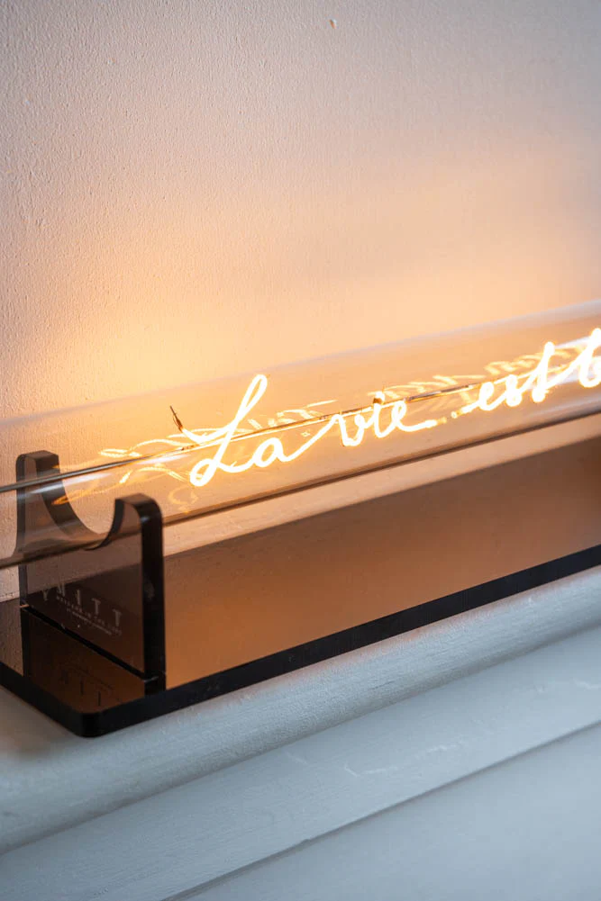 Message In A Tube Light - La Vie Est Belle - Image 3