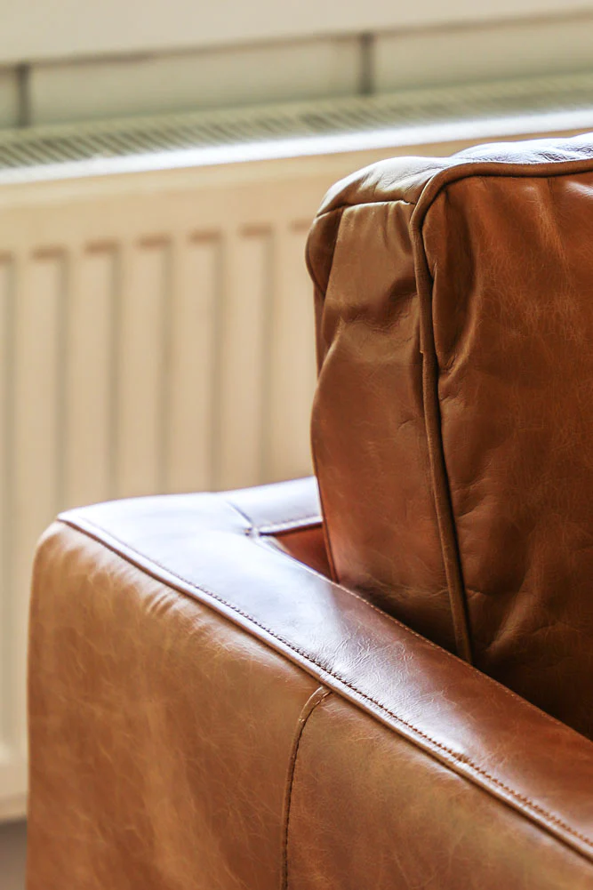 Vintage-Style Brown Leather Armchair - Image 4
