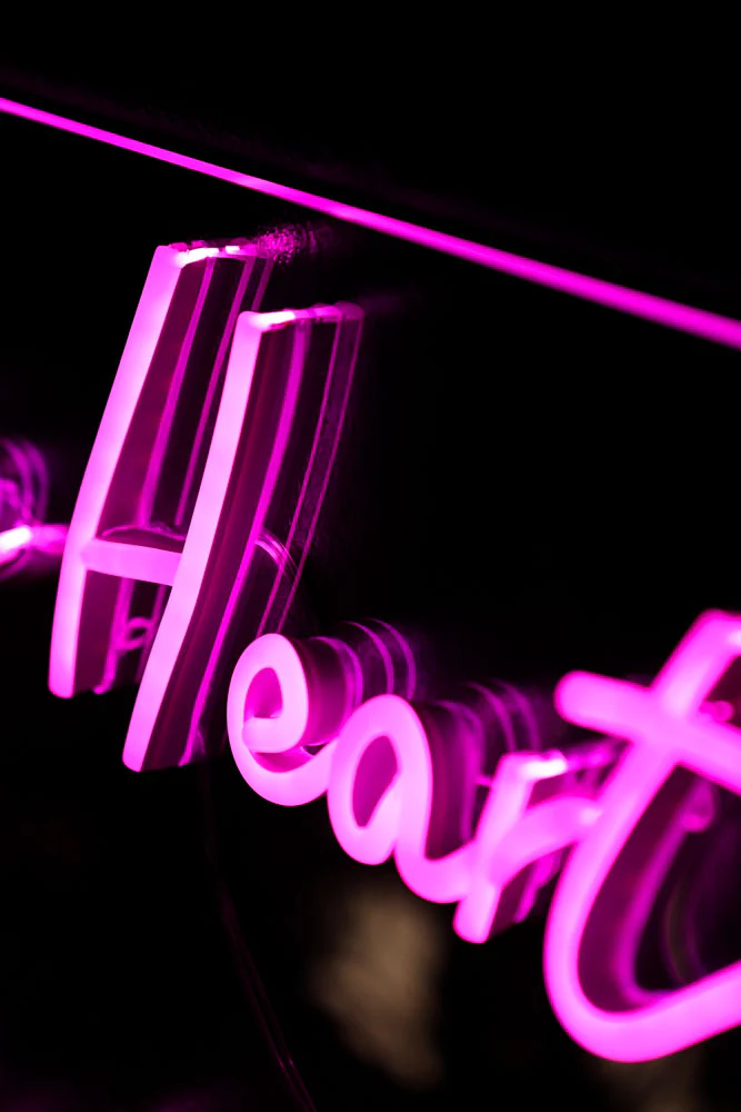 One Love One Heart Neon Wall Light - Image 3