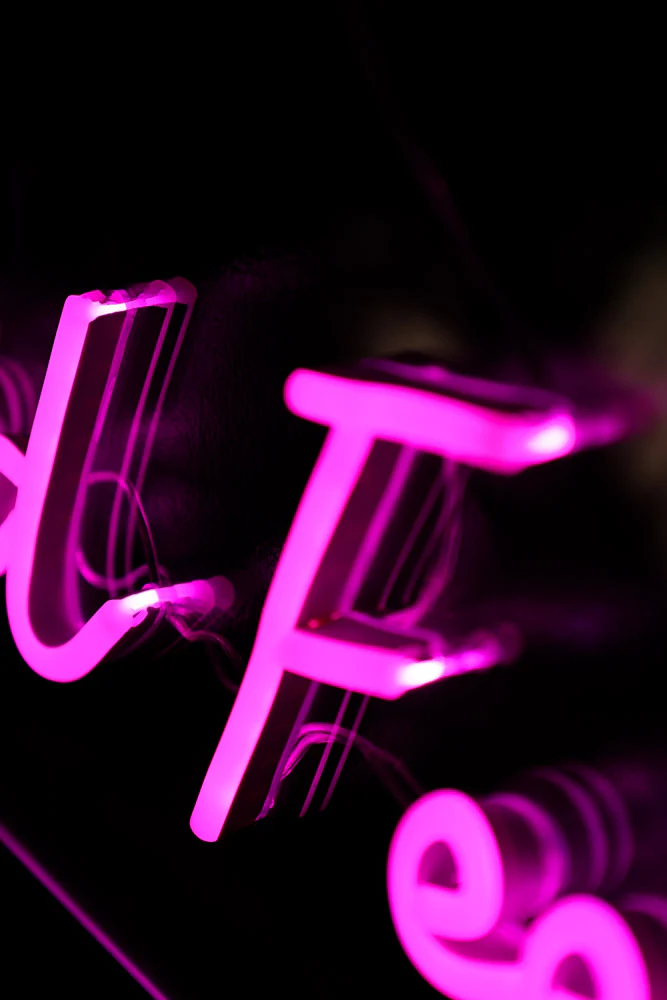 One Love One Heart Neon Wall Light - Image 4
