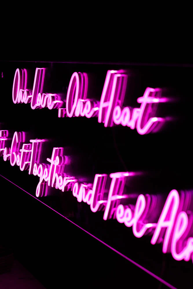 One Love One Heart Neon Wall Light - Image 5