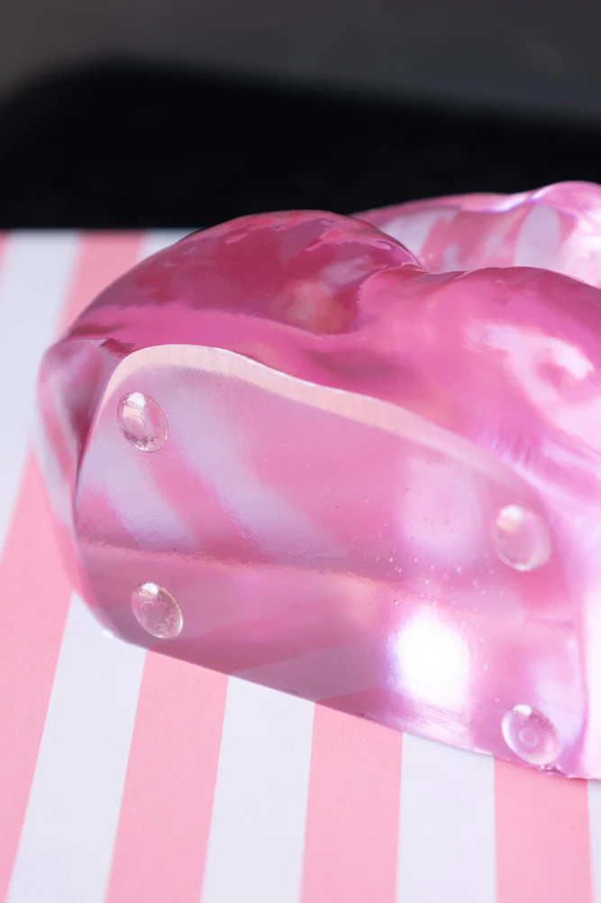 Pale Pink Lips Ornament - Image 4