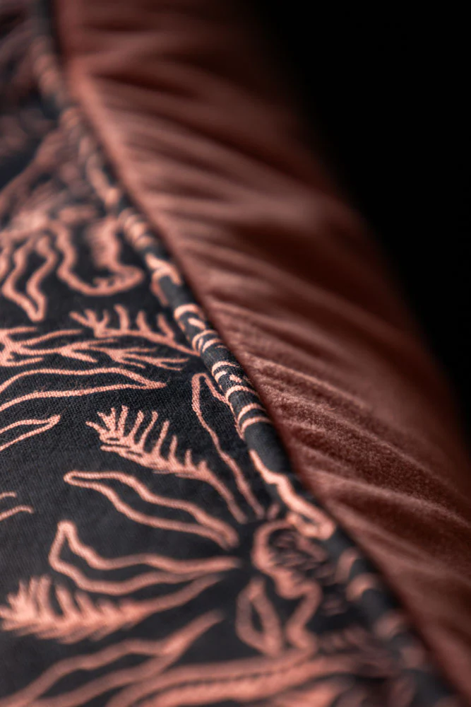 Pink Velvet Embroidered Tiger Cushion Cover - Image 4
