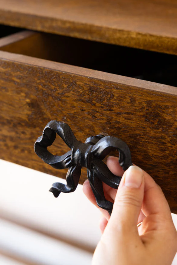 Pretty Black Bow Cupboard/Drawer Knob - Image 3