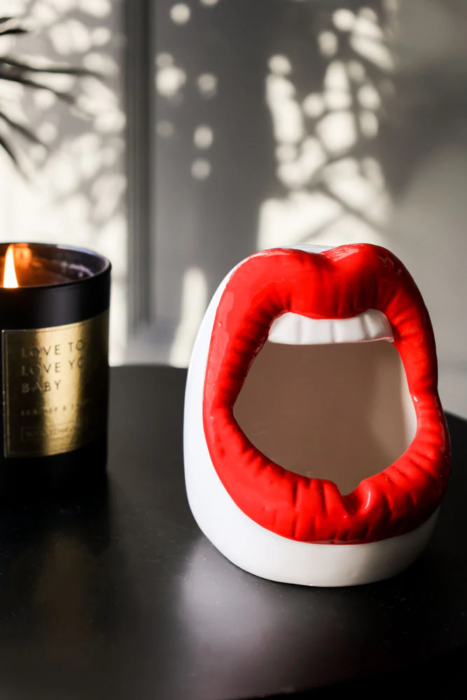 Red Lips Ashtray - Image 3
