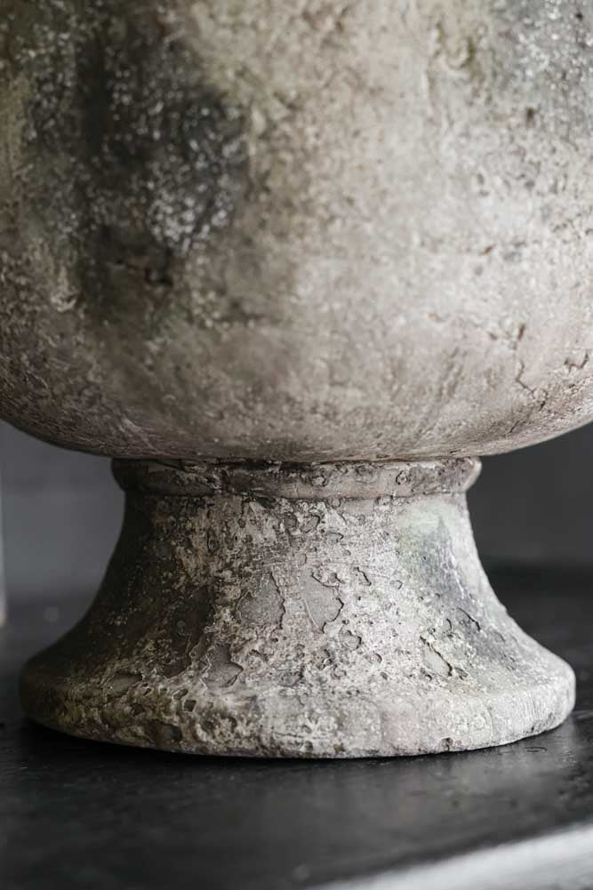 Sandstone Effect Footed Planter - Image 5