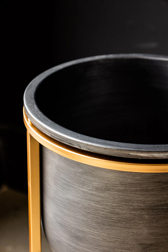 Set of 2 Black Planters With Gold Stand - Image 3