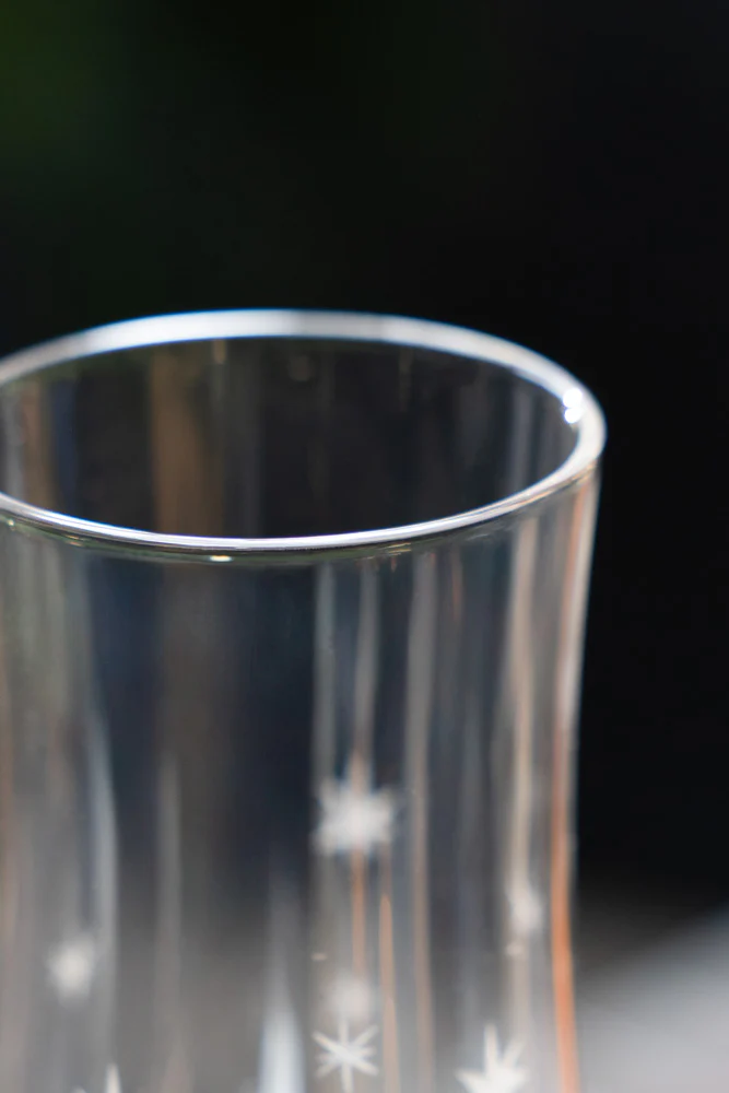 Set Of 2 Etched Star Champagne Flutes - Image 4