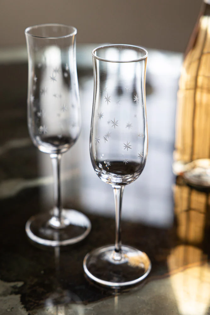 Set Of 2 Etched Star Champagne Flutes - Image 5