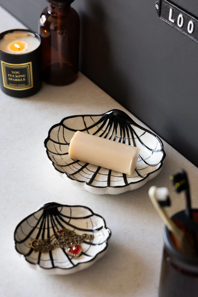 Set of 2 Shell Dishes - Image 4