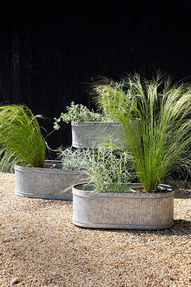 Set of 3 Antiqued Planters