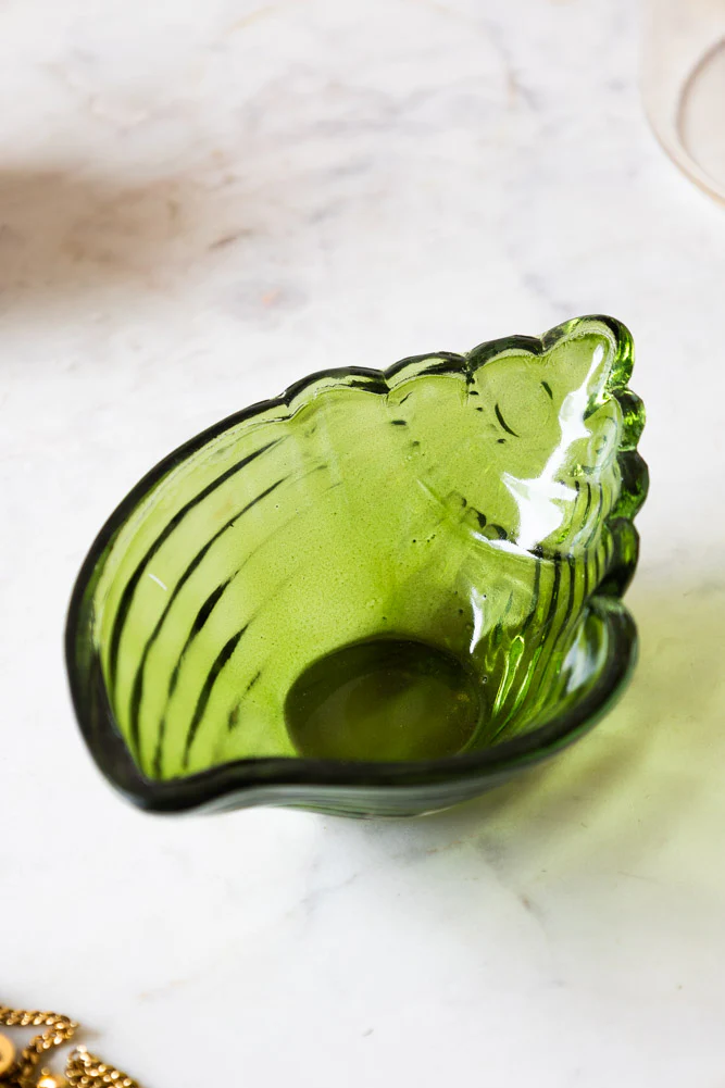 Shell Trinket Tray in Dark Green - Image 2