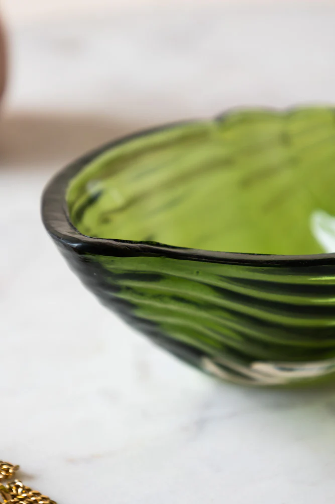 Shell Trinket Tray in Dark Green - Image 5