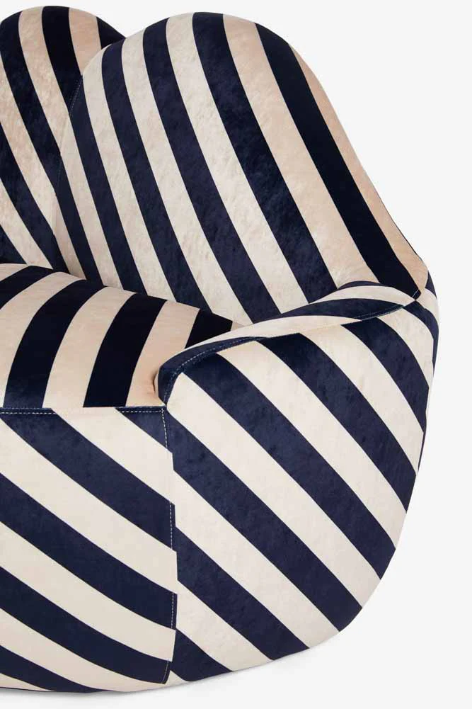 Stripe Lips Sofa - Image 6