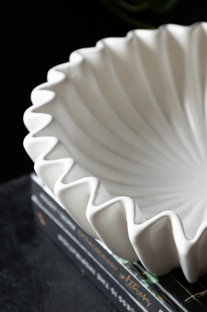 White Ceramic Waved Bowl - Image 4