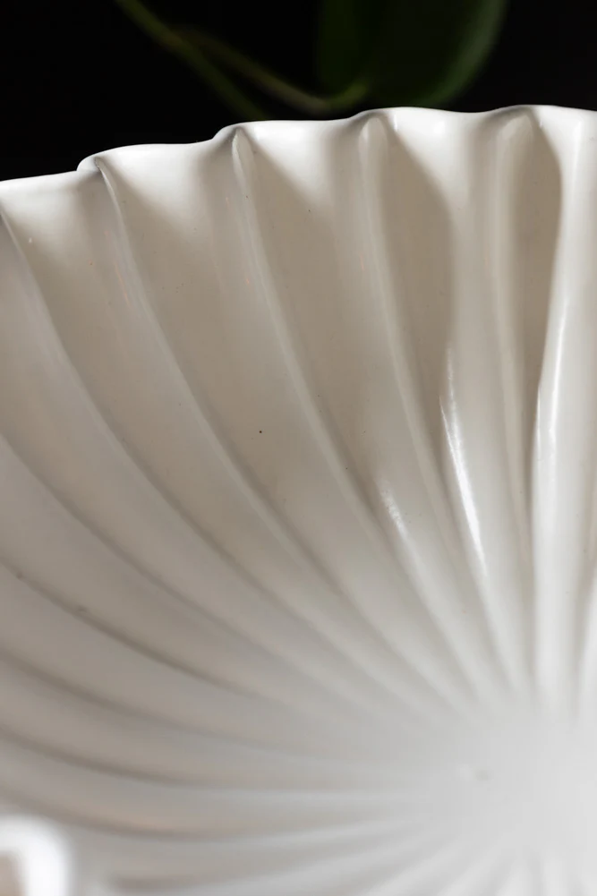 White Ceramic Waved Bowl - Image 6